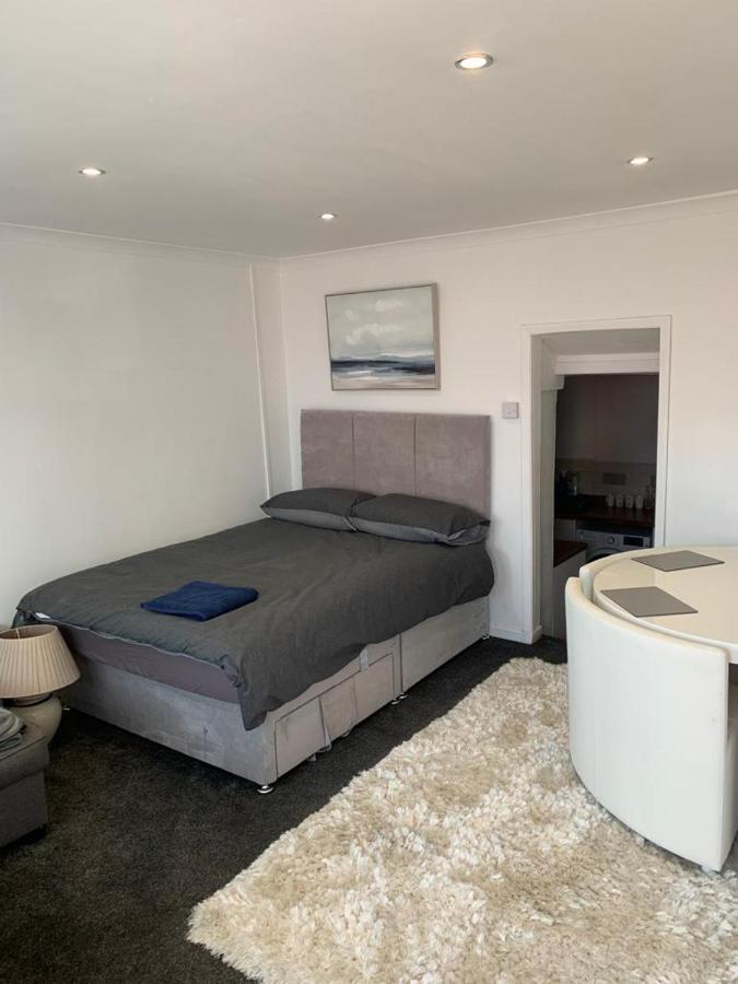 Beautiful Studio Apartment Милфорд-Хейвен Экстерьер фото